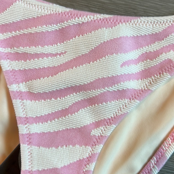 Zebra punch , Cheeky coverage bottom. - Picture 9 of 9